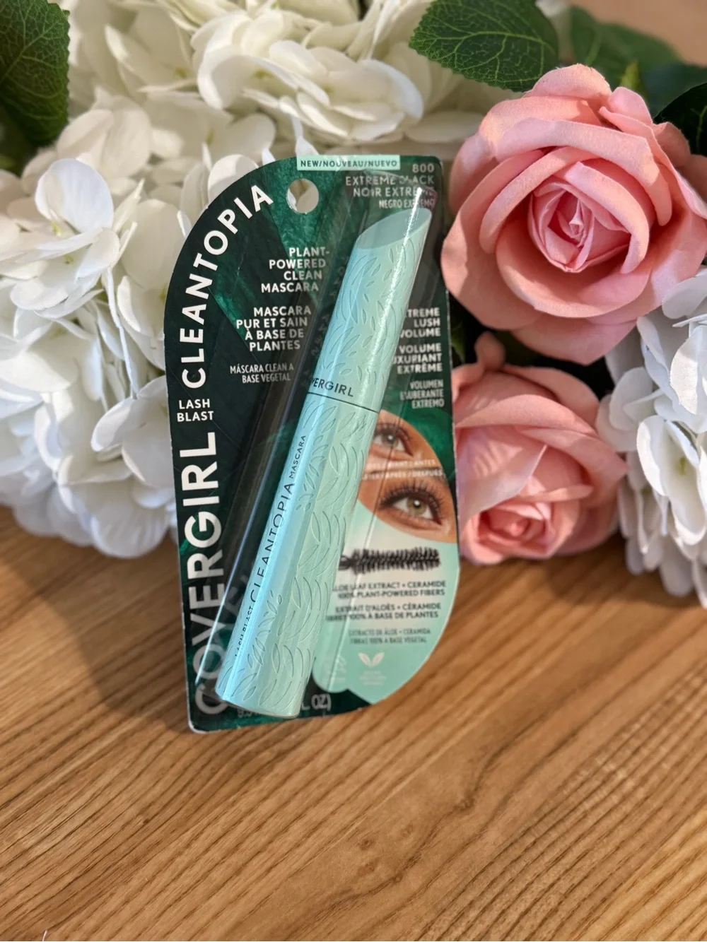 COVERGIRL Cleantopia Lash Blast Mascara in Mint